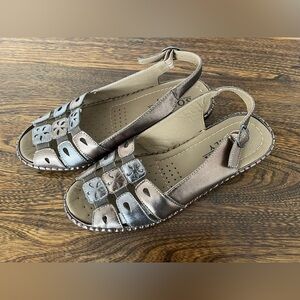 Women's Slingback Sandals - Metallic Gray